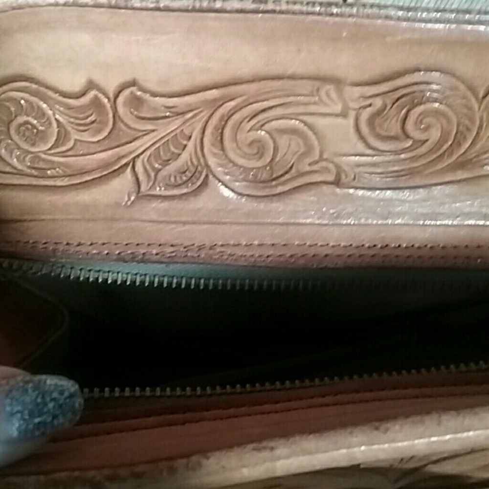 Vintage hand tooled leather purse - Picture 5 of 8
